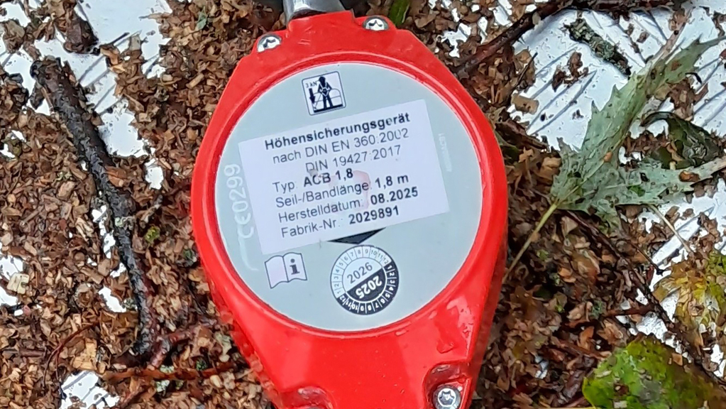 Vergrößerung des Bildes für Höhensicherungsgerät inklusive Daten.