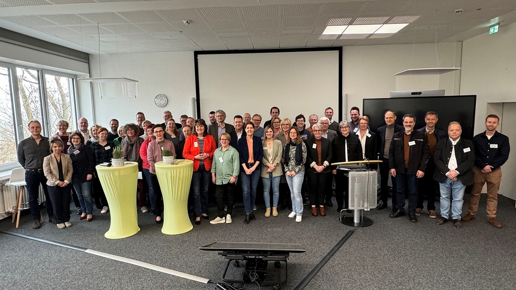 Vergrößerung des Bildes für Gruppenfoto von den Teilnehmenden des Seminars.