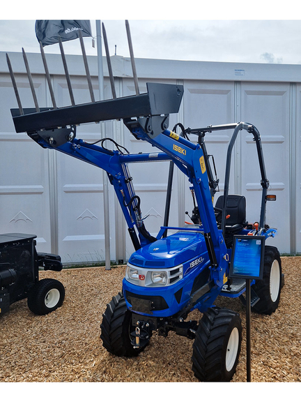 Vergrößerung des Bildes für Ein Frontlader mit Schutzeinrichtung.